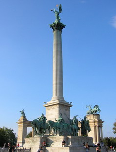 Будапешт, центральная композиция на площади Героев